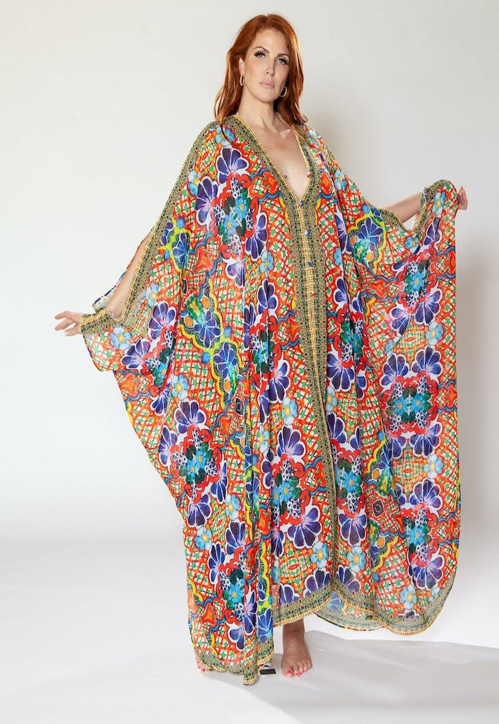 How Can I Layer a Kaftan in Cooler Weather?
