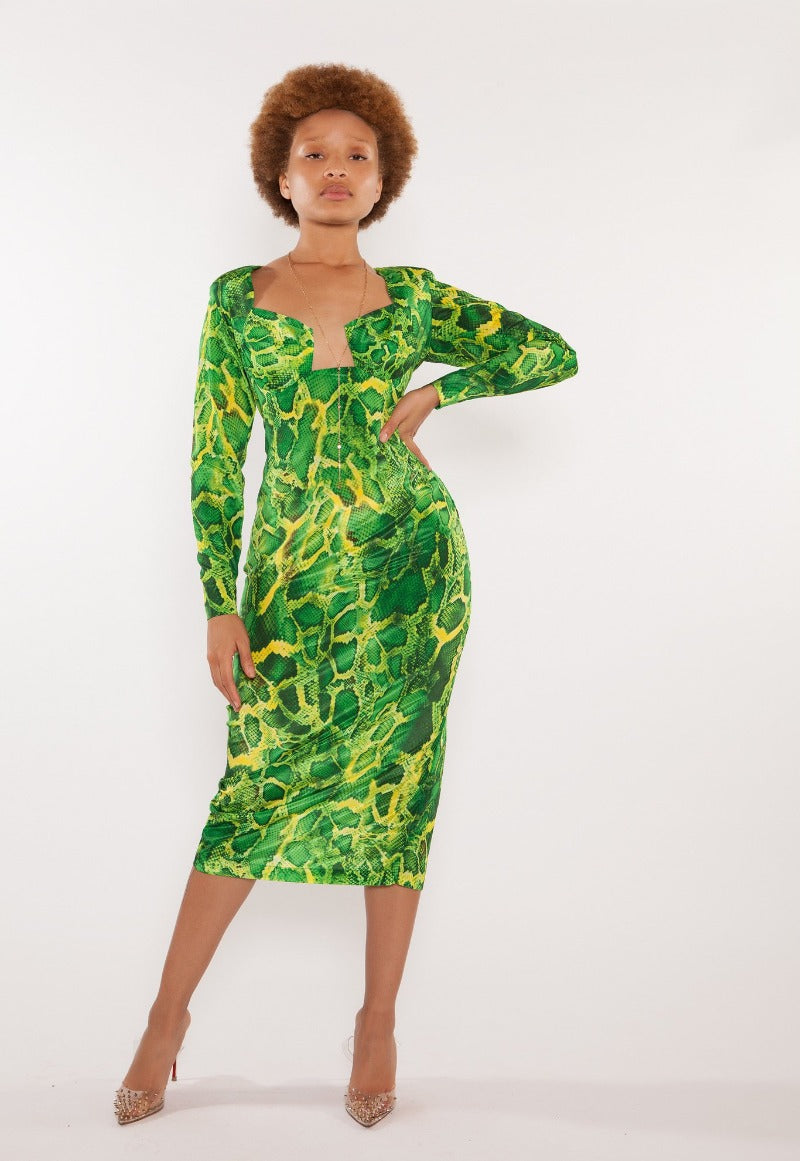 Luxury fashion brands that sell green dresses for summer 
